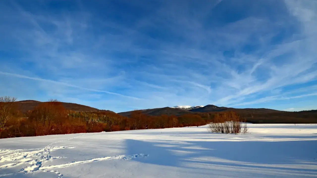 Bieszczady zimą: Szlaki otwarte, ale czy bezpieczne? Sprawdź!
